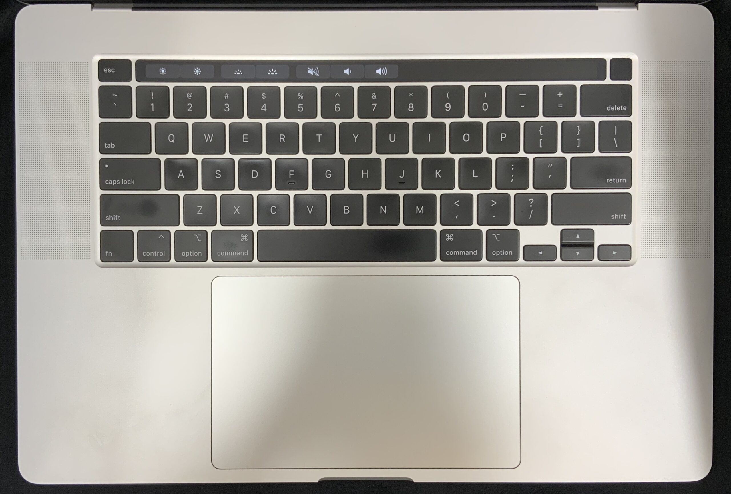 MacBook Pro 2019 16 Inch Core i9 2.3 GHZ 32GB RAM 1TB Apple Flash Storage  Used 8 GB ATI – AppleWorlds