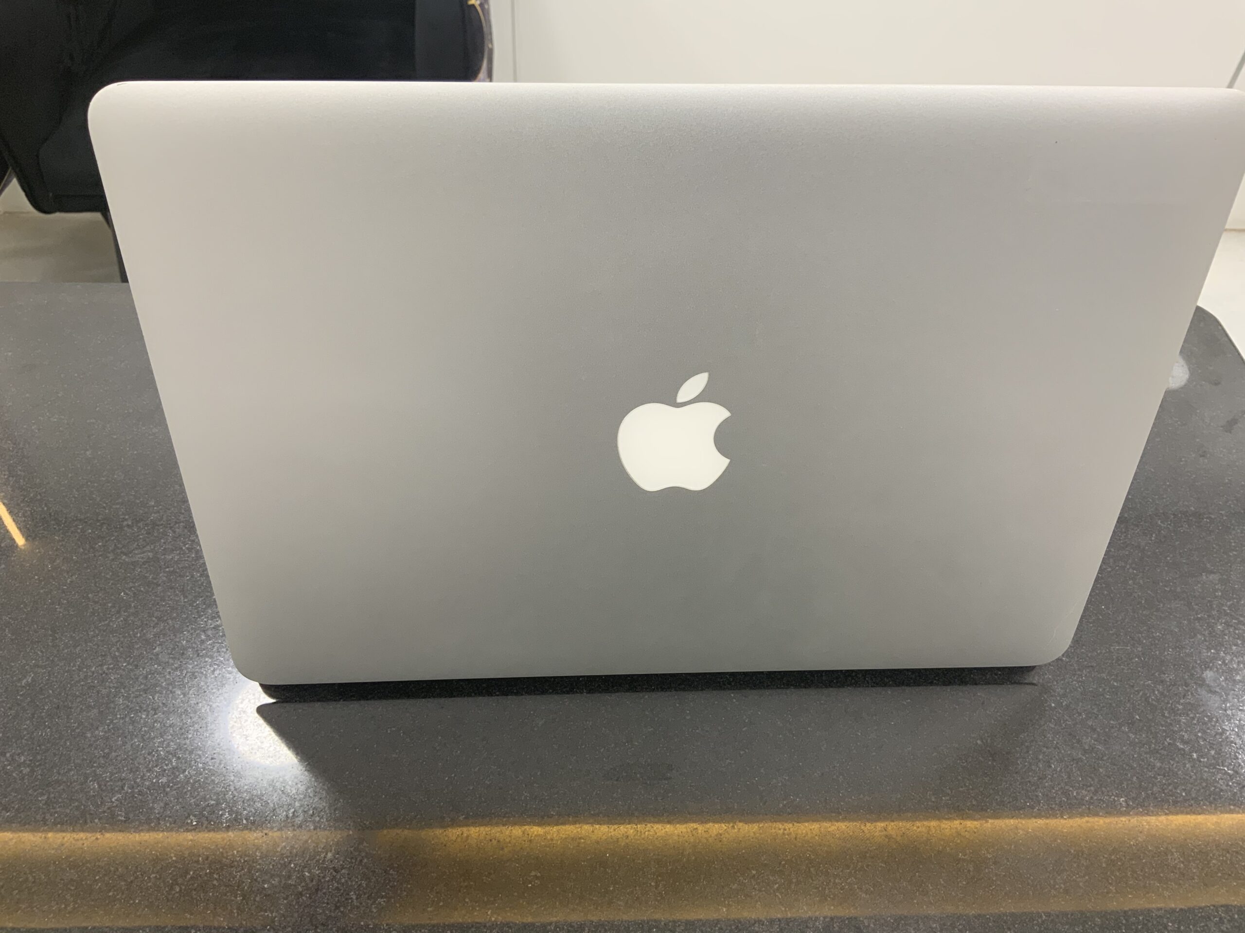 MacBook Air 2015 13 inch 4GB RAM 128GB SSD – AppleWorlds